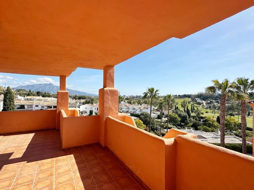 Terrass - Luxury Penthouse with Terrace in Benahavís