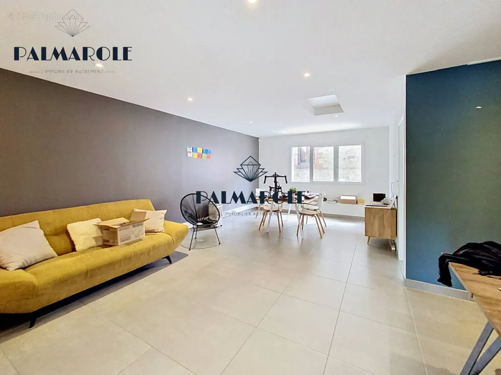 Elutuba - Multi-Purpose Building with Terrace in Perpignan