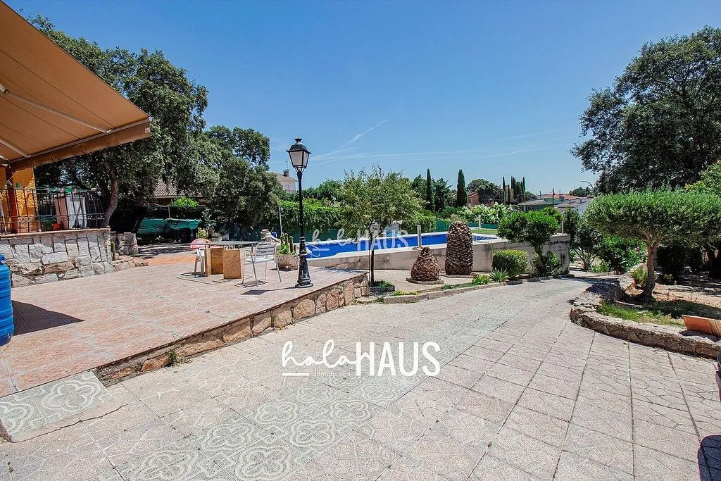 Garden - Chalet with Pool and Terrace in Calalberche