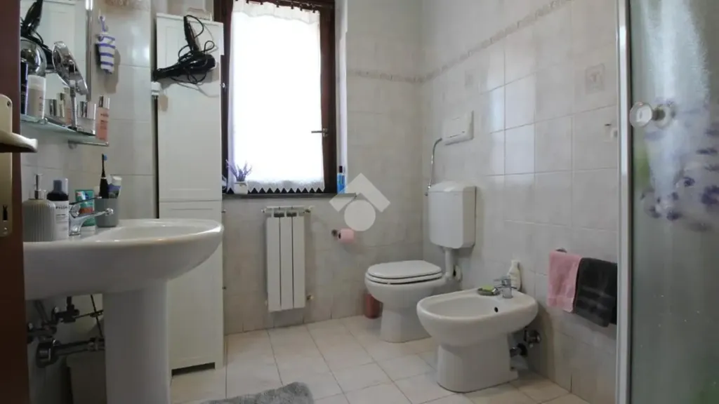 Salles de bain - Apartment with Terrace in Prato