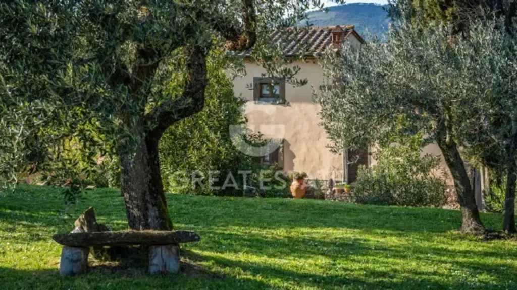 Aed - Historic Casale with Panoramic View in Cortona