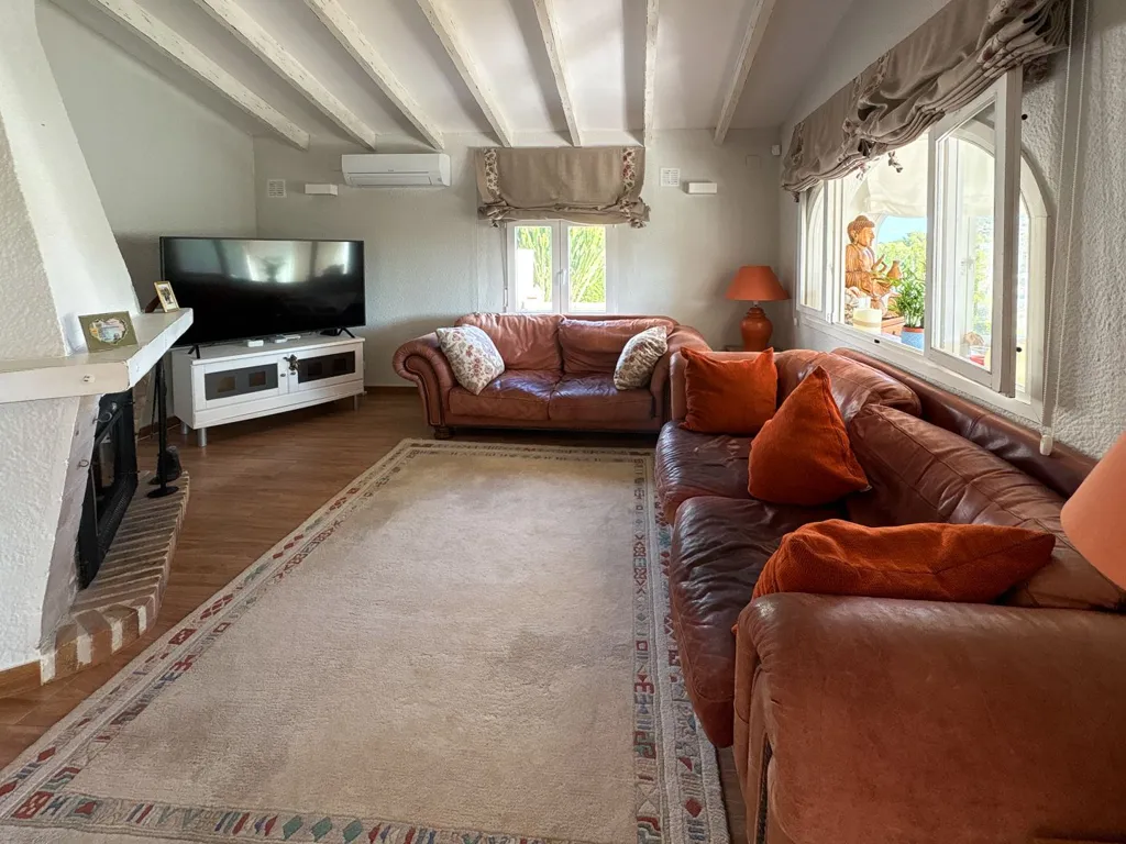 Elutuba - Mediterranean Chalet with Garden in Jávea