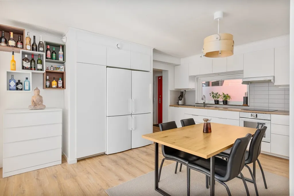 Salle à manger - Apartment with Large Balcony in Glasberga