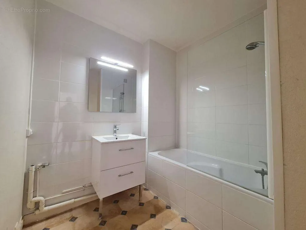 Salles de bain - Appartement avec Balcon au Centre de La Rochelle