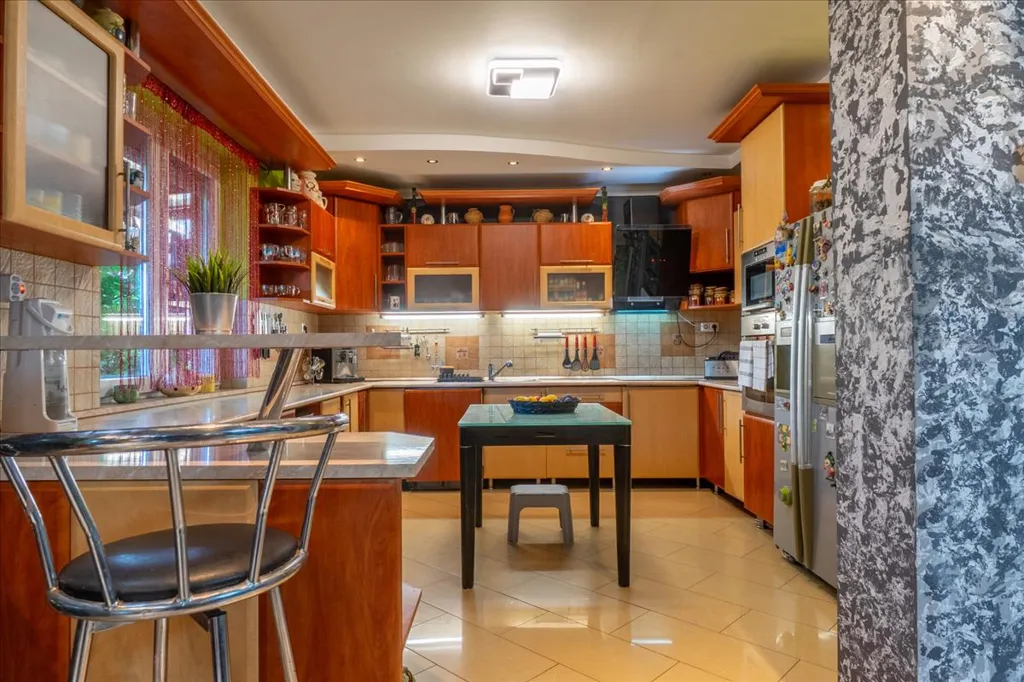 Cuisine - Multi-Generational Home with Business Potential in Mályi