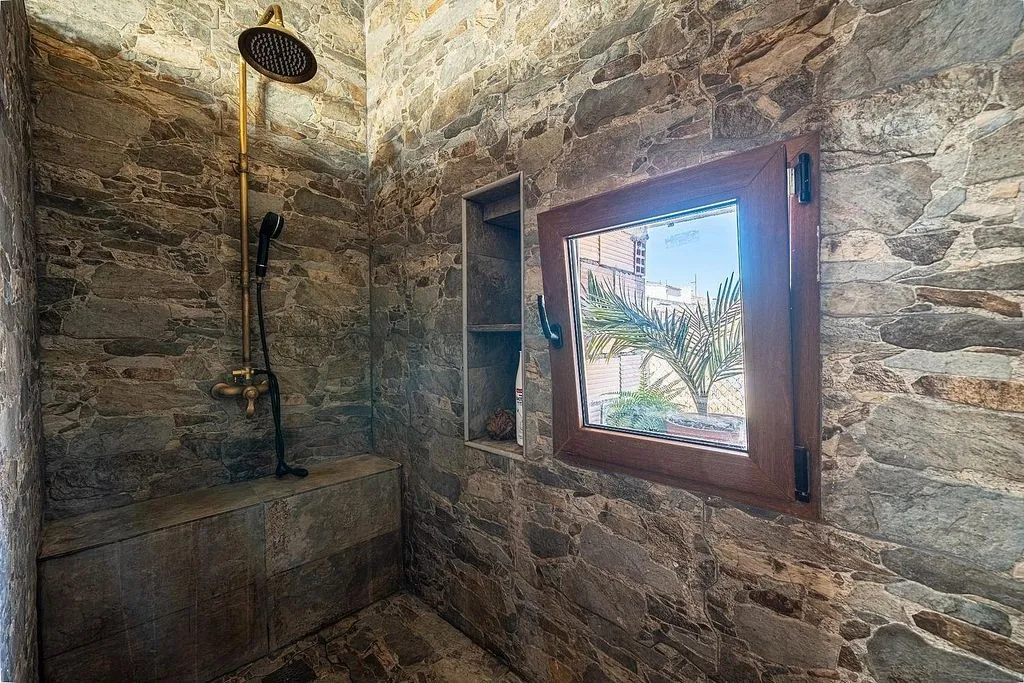 Salles de bain - Chalet with Terrace in Petra