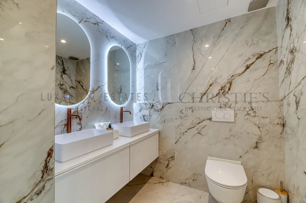 Salles de bain - Refurbished Penthouse with Rooftop Pool in Bendinat