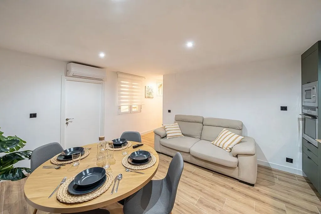 Söögituba - Modern Flat with Air Conditioning in Madrid Centre