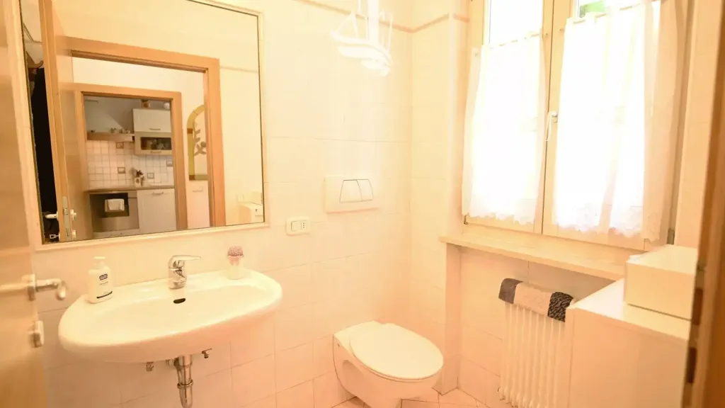Salles de bain - Villa with Garden in Cortaccia