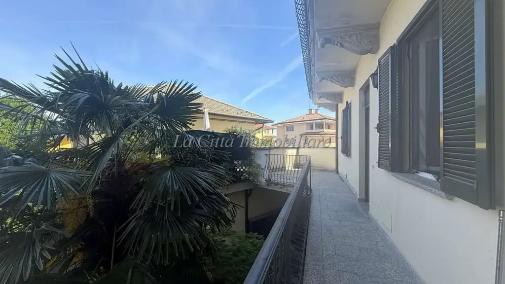 Rõdu - Bilocale with Private Terrace in Galliate