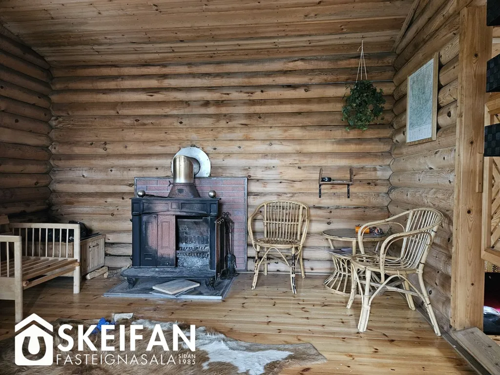 Séjour - Timber Cabin with Workshop in Hraunborgir