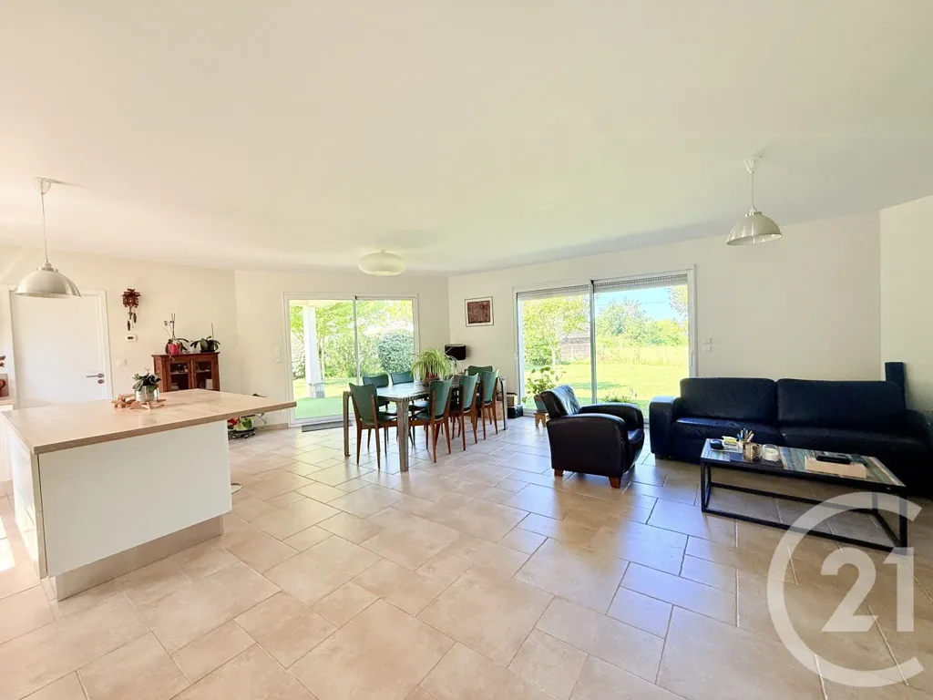 Dining Room - Spacious House with Garden in Daignac