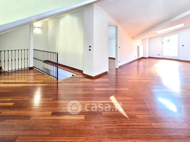 Pièces - Mansard Apartment with Terrace in Monza