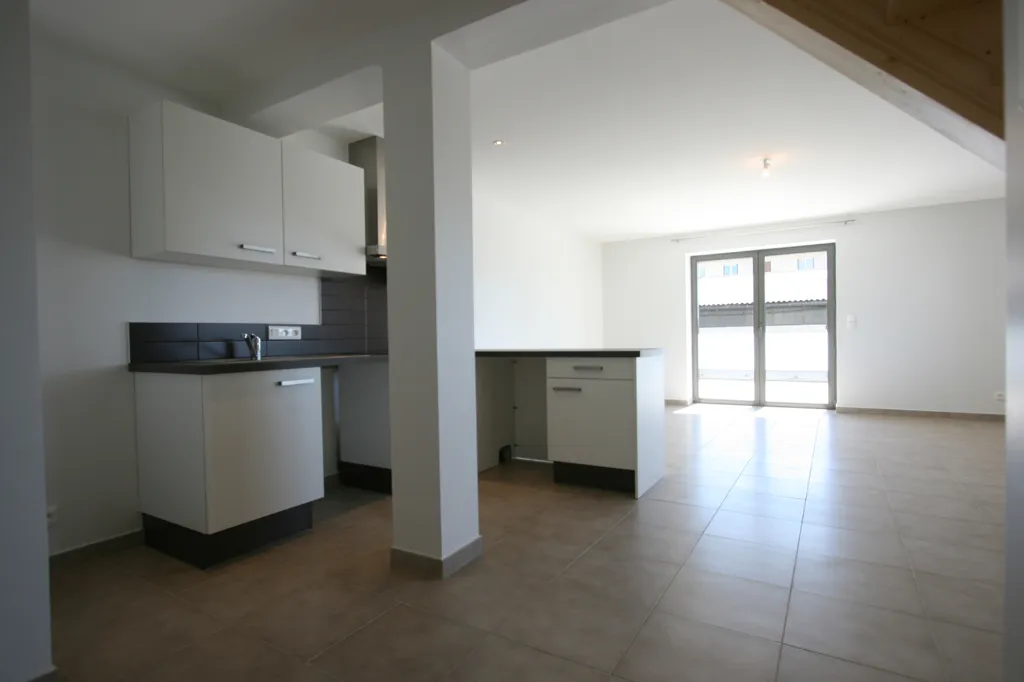 Köök - Duplex Apartment with South-Facing Terrace in Pringy