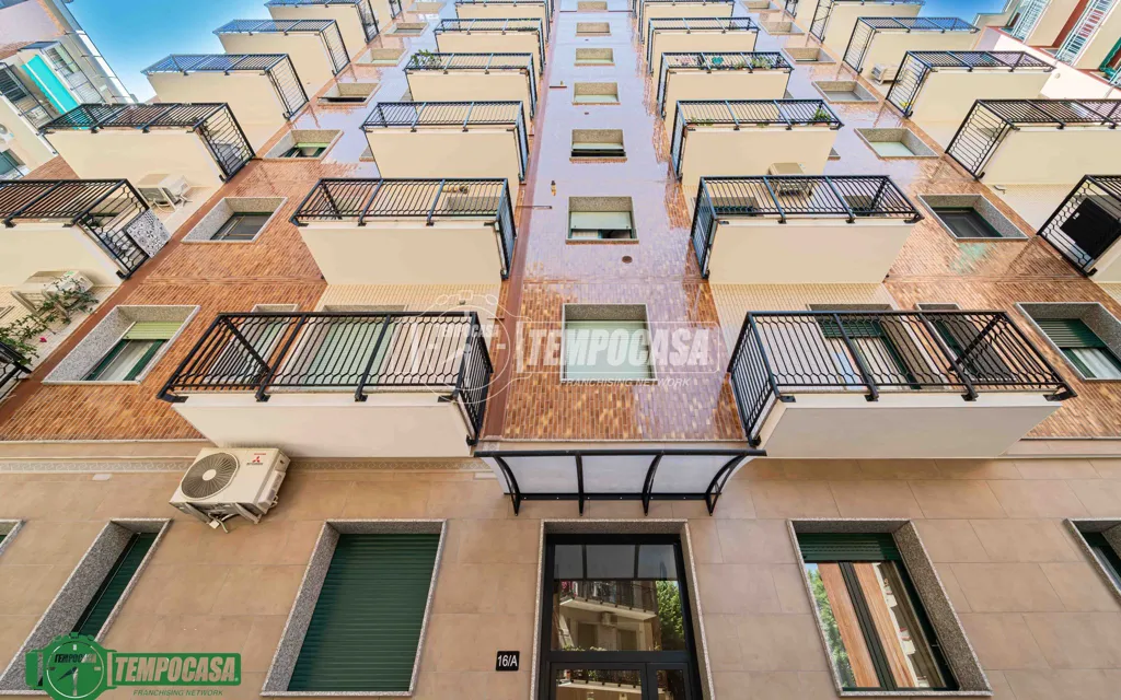 Exterior - Bright 2-Bedroom Apartment with Balcony in Milan