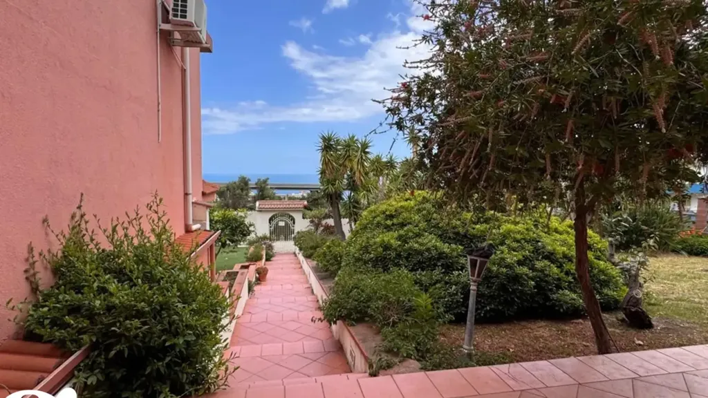 Jardin - Architectural Villa in Contrada Mustazzo, Patti