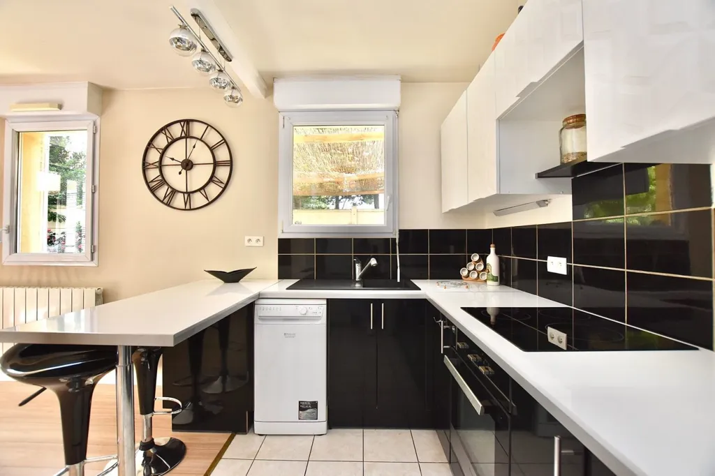 Cuisine - Appartement avec Jardin Privatif à Paris