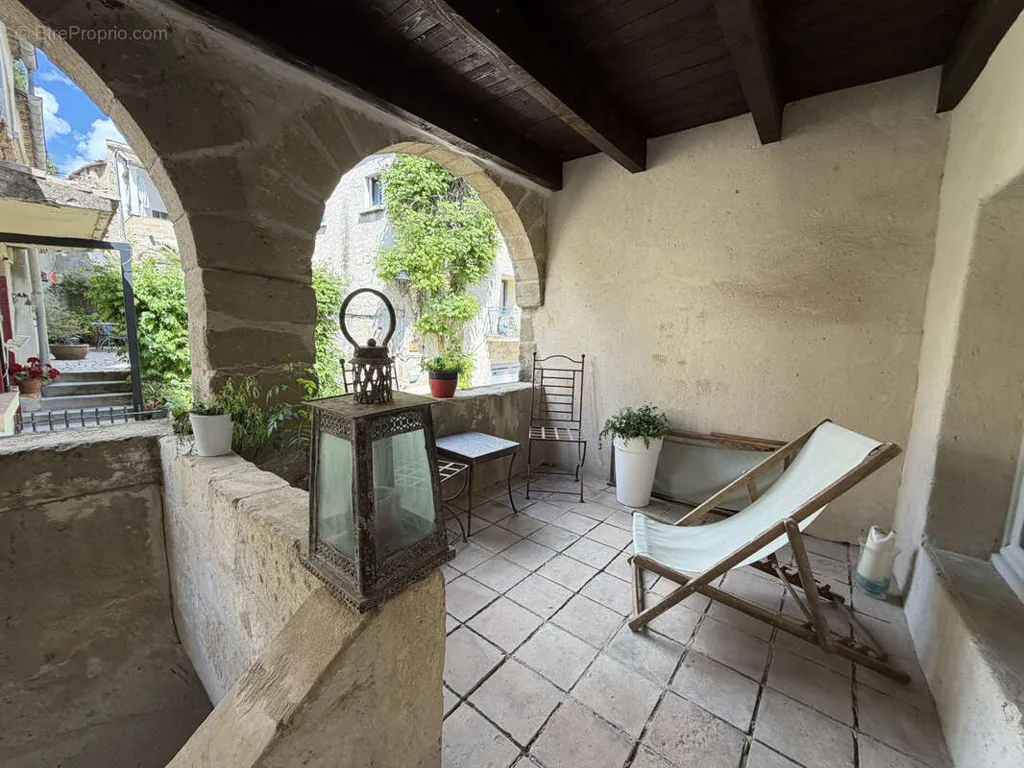Aed - Village House with Rooftop in Uzès