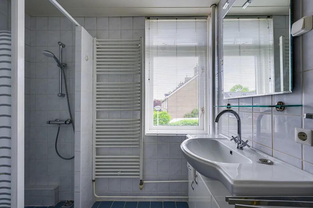 Bathrooms - Corner House with Garden in Rhoon