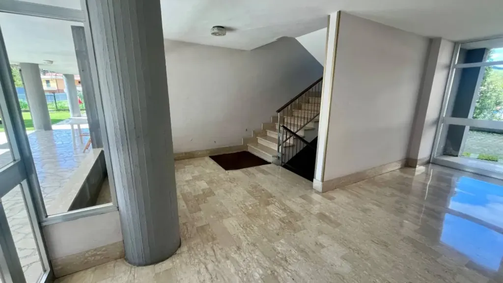 Esik - Spacious Apartment with Balcony in Fabriano