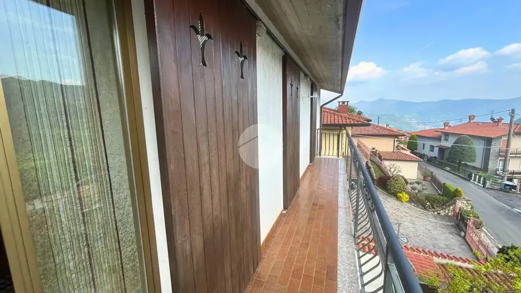 Balcony - Independent House with Panoramic View in Vigolo