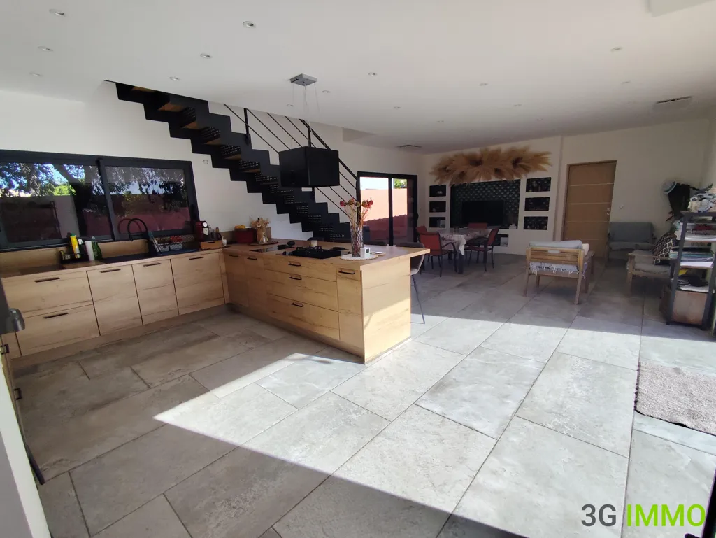 Cuisine - Villa Contemporaine avec Piscine à Pomérols