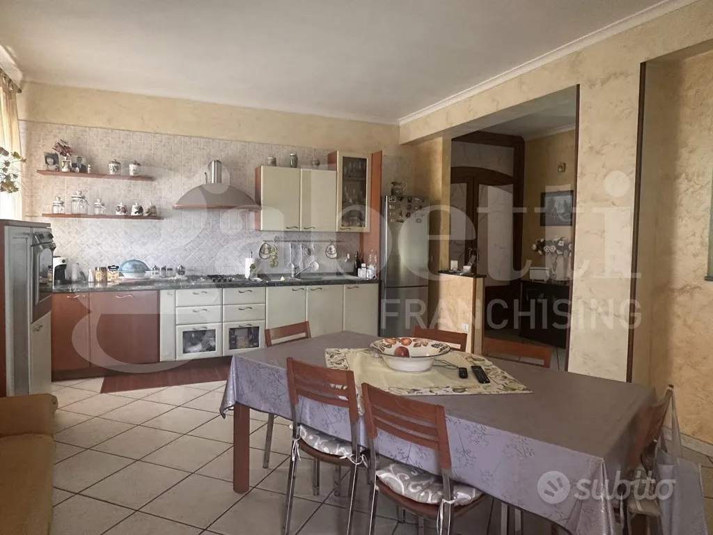 Söögituba - Villa with Balcony in Monteforte Irpino