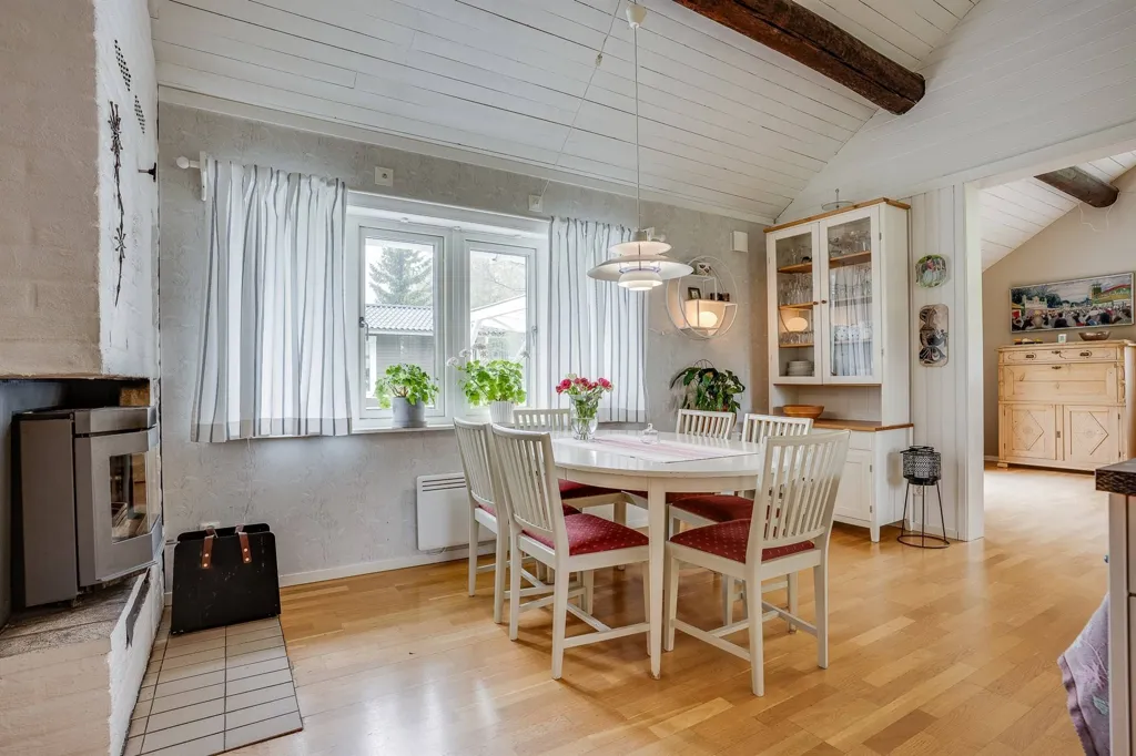 Sala da pranzo - Charming Bungalow with Garden near Umeå