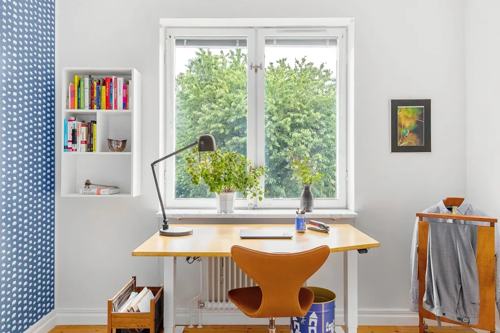 Bureau - Well-Planned Apartment with Balcony in Lund
