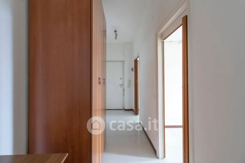 Esik - Brightly Lit Flat with Balcony in Milan