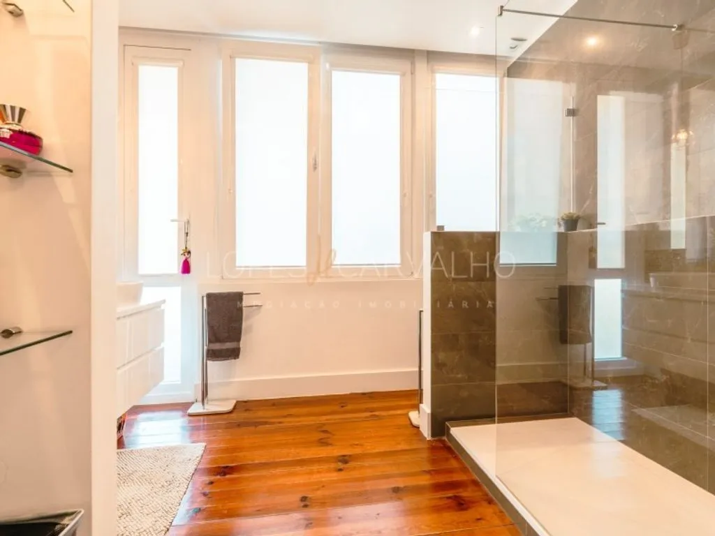Vannitoad - Luxury Apartment with High Ceilings in Lisbon