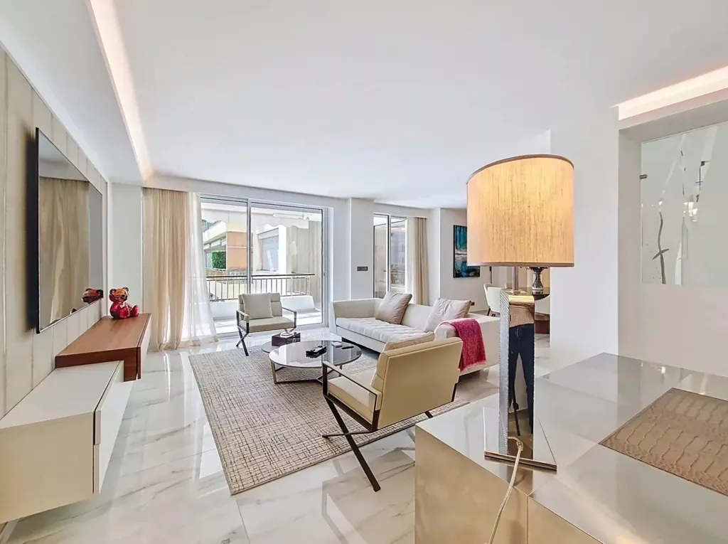 Elutuba - 2-Bedroom Apartment with Sea View in Cannes Croisette