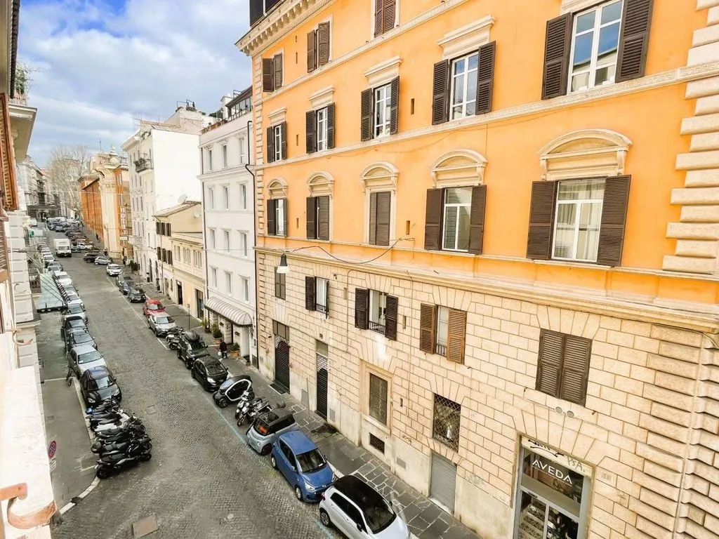 Välivaade - Luxury Flat with Balcony in Rome's Monti