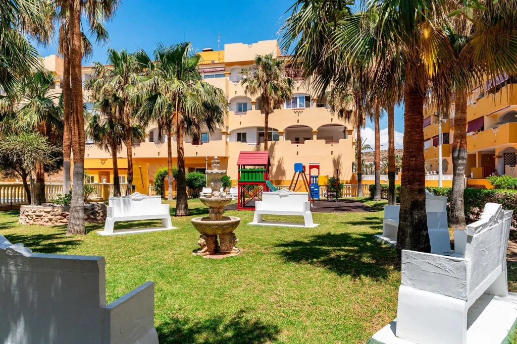 Garden - Apartment with Pool and Terrace in Almerimar