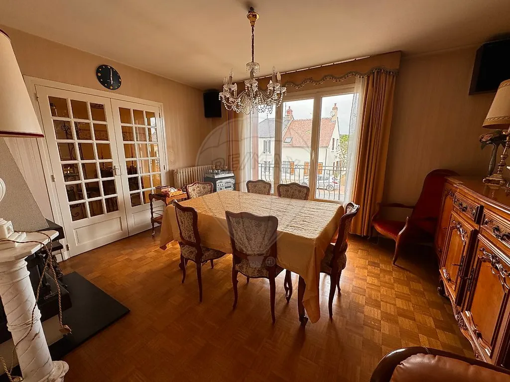 Salle à manger - Maison au Calme avec Terrain Arboré près de Nevers