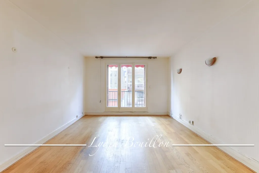 Toad - 2.5-Room Apartment with Balcony in Paris 20ème