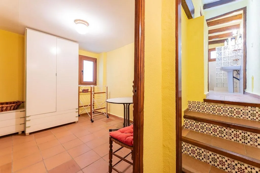hallway_entrance