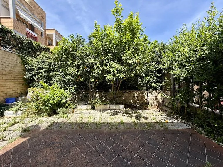 Garden - 3-Bedroom Apartment with Terrace in Gaeta