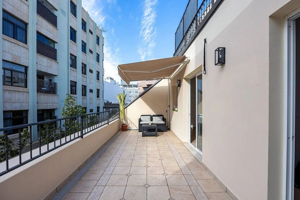 balcony