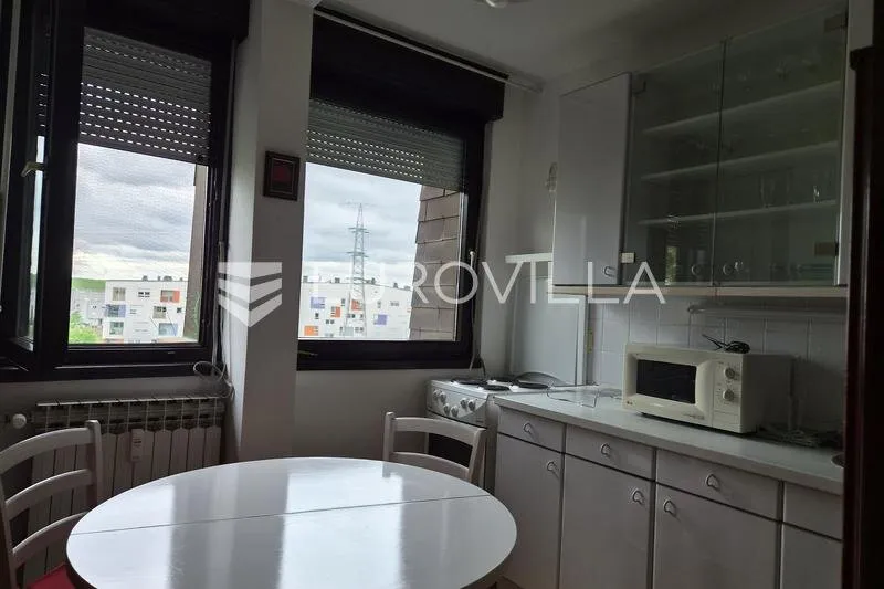 Köök - Two-Bedroom Apartment with Lift in Dugave, Zagreb