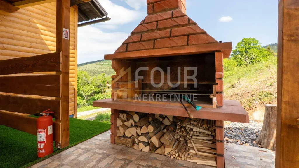 Terrasse - Rustic House with Jacuzzi in Vrhovine