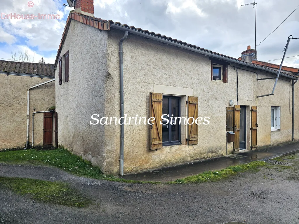 Extérieur - Maison avec Terrain et Dépendances à Montmorillon