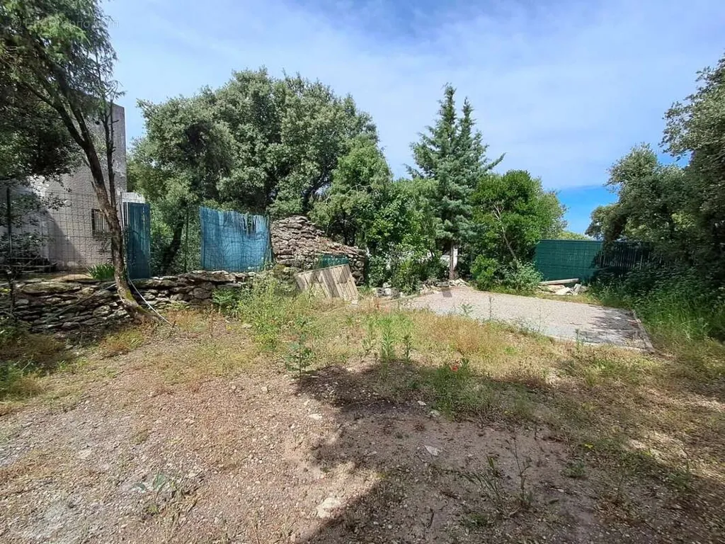 Jardin - Terrain Constructible avec Vue Sud-Ouest à Junas