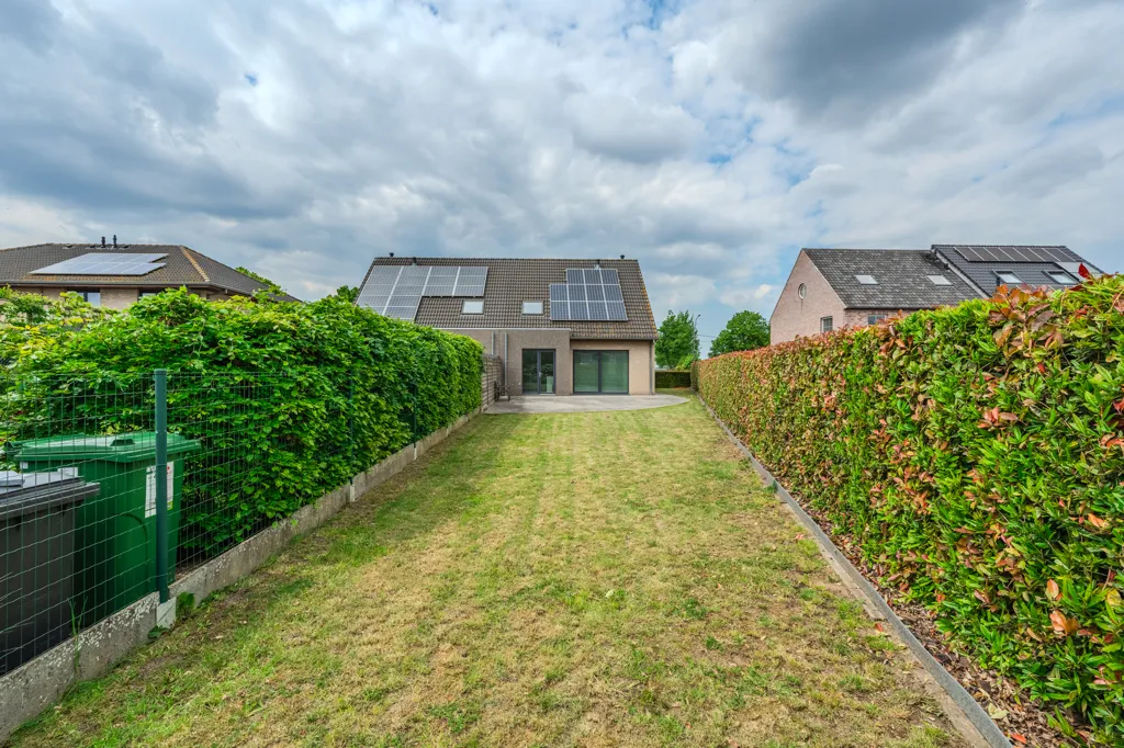 Giardino - Energy Efficient House with Garden in Saint-Jean