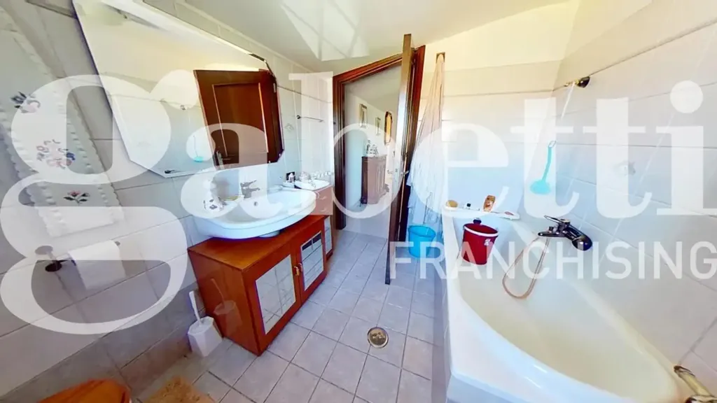 Salles de bain - Villa with Balcony and Garden in Ladispoli
