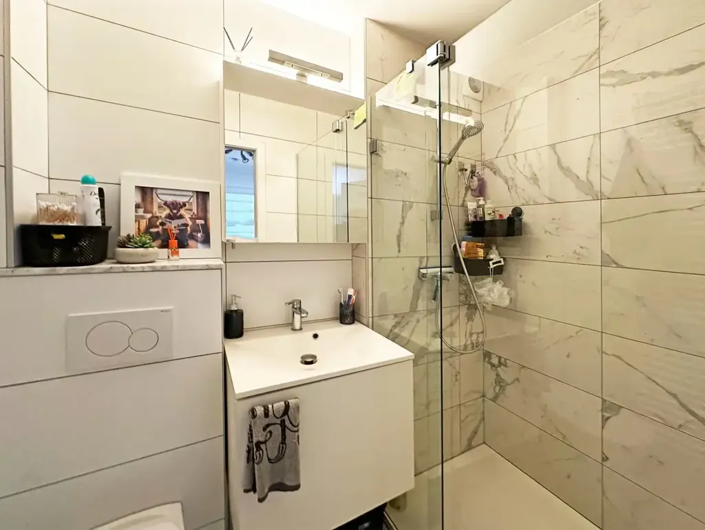 Salles de bain - Appartement avec Garage et Terrasse à Borsbeek