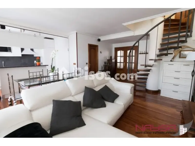 Séjour - Duplex with Balcony in Eduardo Dato Street
