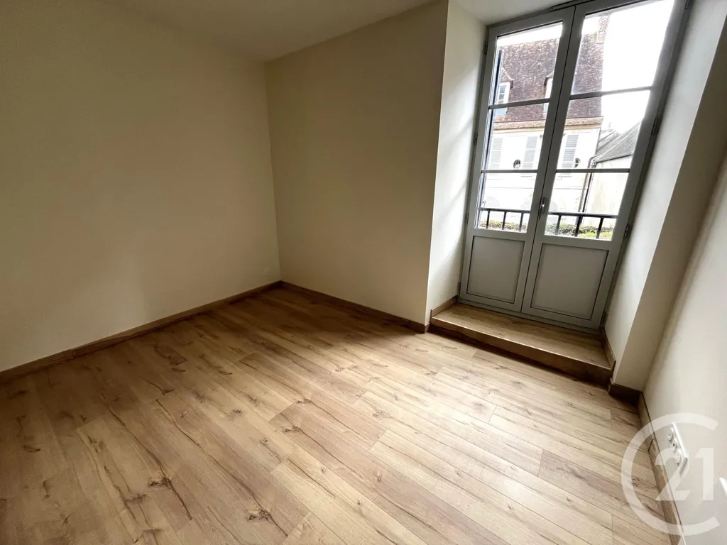 Toad - 3-Bedroom Apartment with Open Kitchen in Argentan