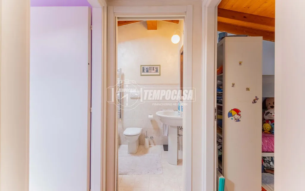 Vannitoad - Mansarded Flat with Terrace in Milan