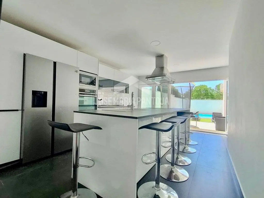 Köök - Semi-Detached House with Pool in Este-Delicias
